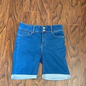 Wax Jean Women’s Dark Blue Denim Bermuda Shorts size M